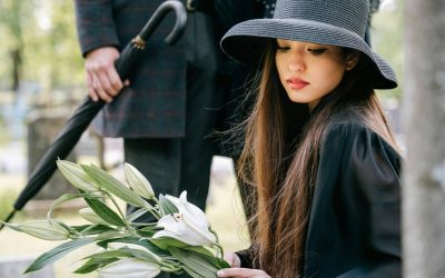Kwiaty na pogrzeb – jakie wybrać? Kolor, rodzaj, symbolika